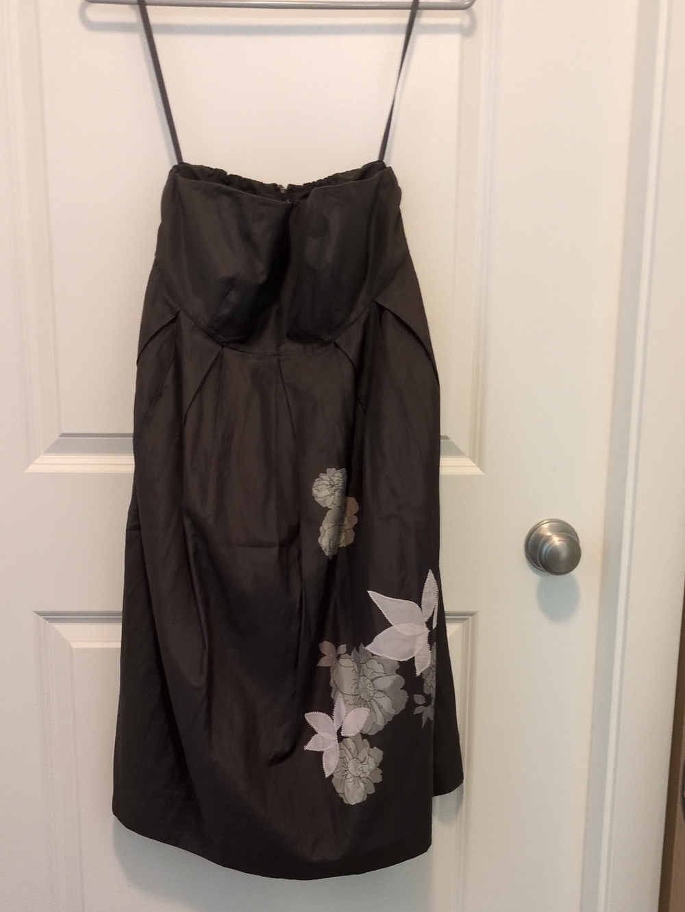 Strapless sundress in dark taupe/brown with appliqued skirt by Gap- Size 2